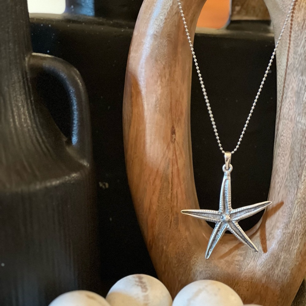 Silver Starfish Pendant Necklace